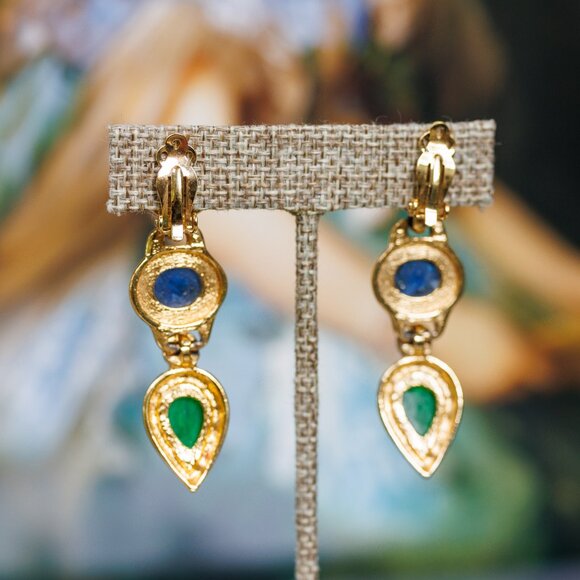 Vintage Poured Glass Cabochons Clip-on Earrings - Picture 2 of 3